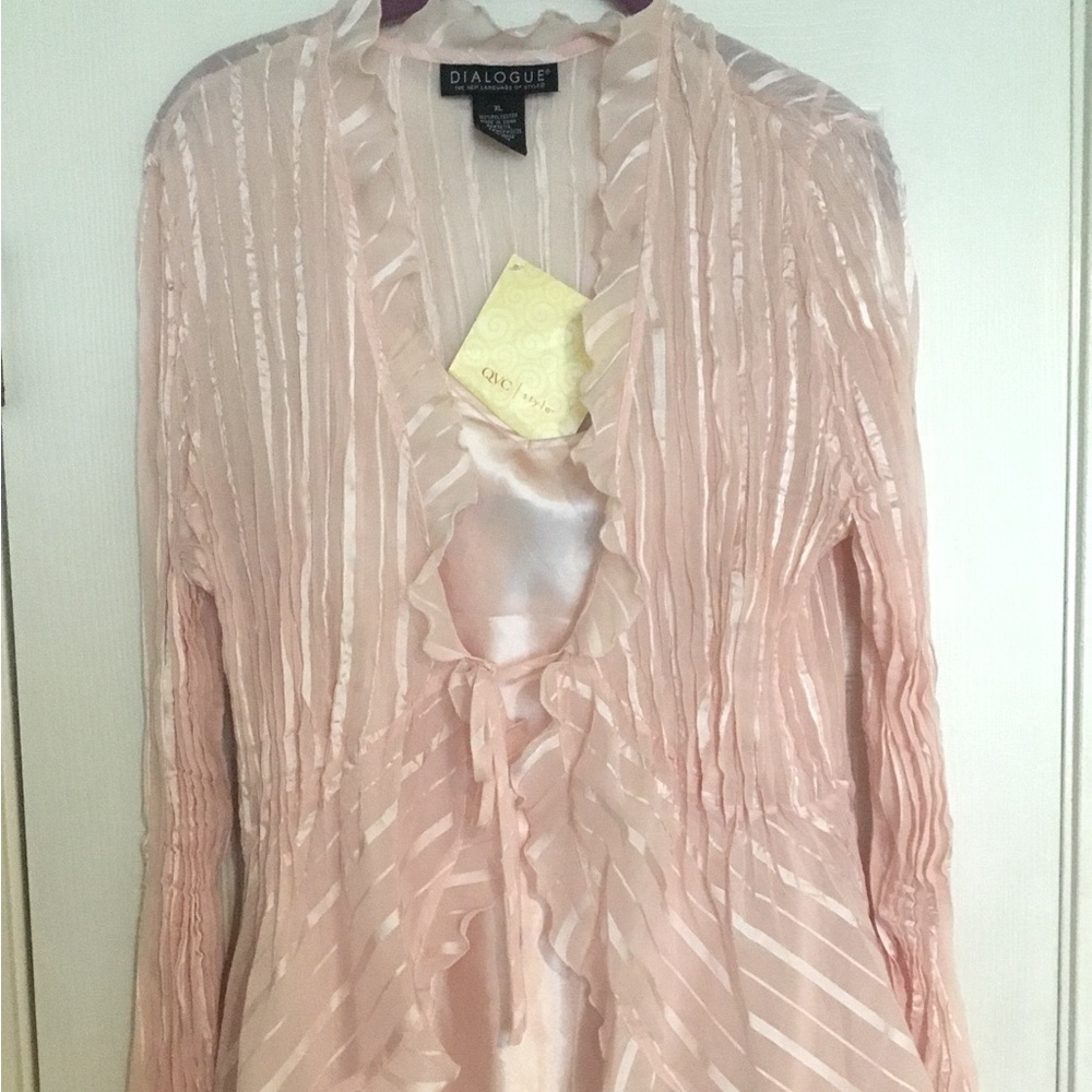 NWT Dialogue Women’s Elegant Pink Ruffled Twin Set-Read